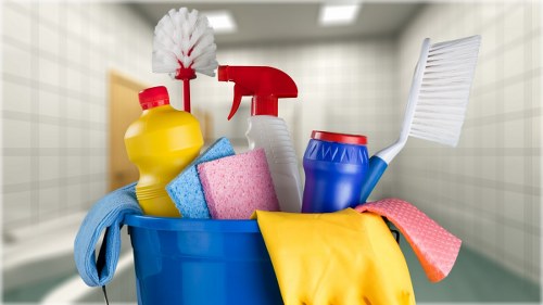 Professional cleaning of desks and shared office surfaces in E5